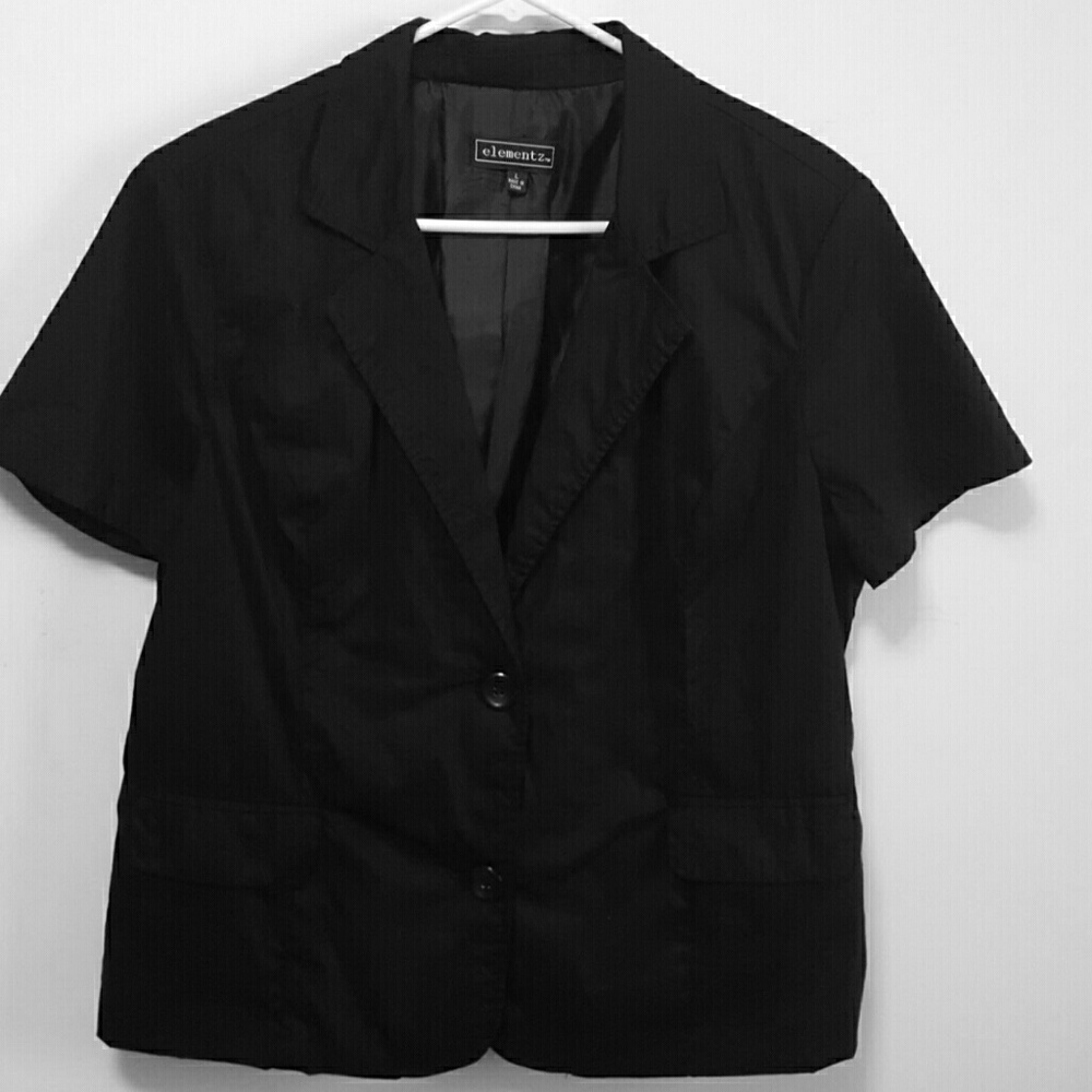Short sleeve black blazer